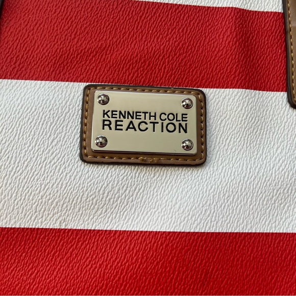 🎪 red and white striped bag 🎪 - Picture 3 of 6